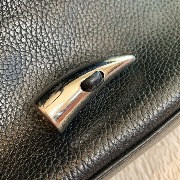 Vintage Burberry Pebbled Leather Horn Toggle Shoulder Bag in Black - Picture 16 of 16